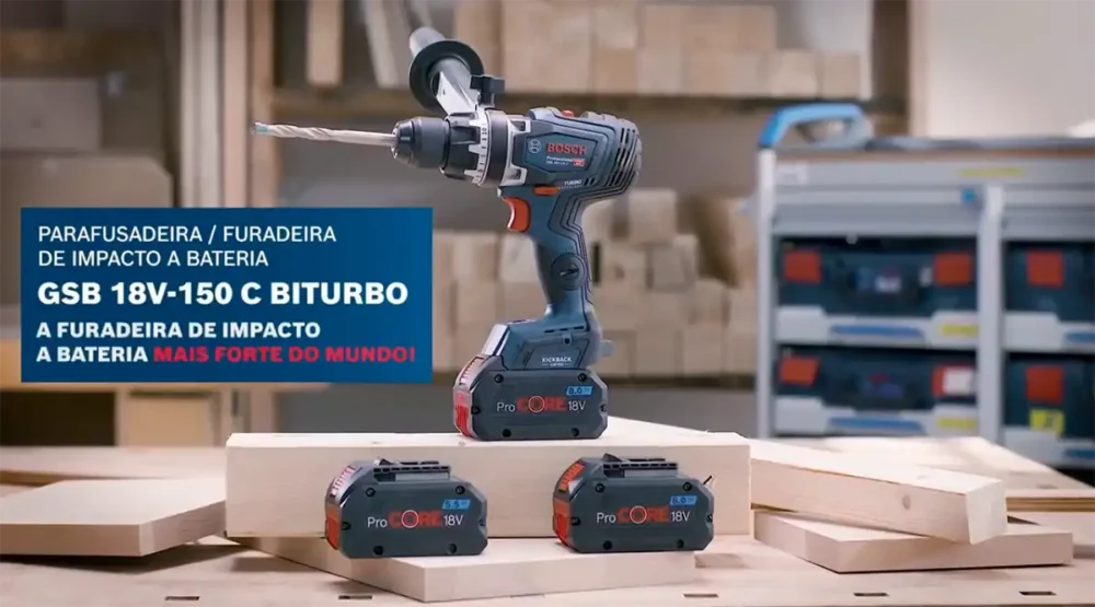 Parafusadeira Bosch GSB 18V-150 C Biturbo com bateria 18V em uso profissional