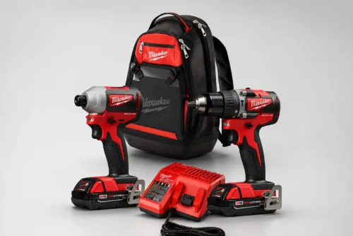 Kit combo Milwaukee M18 2900-259CBP com parafusadeira de impacto, furadeira de impacto, duas baterias REDLITHIUM XC, carregador e mochila Jobsite