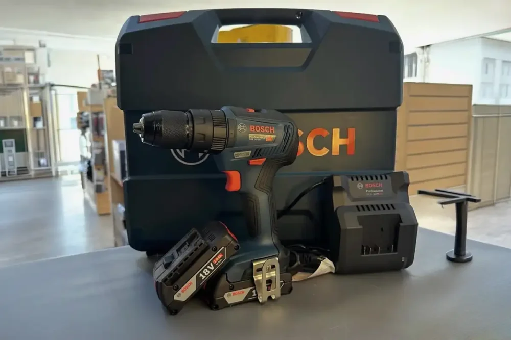 Bosch GSB 18V-50 com bateria 18V, carregador e maleta